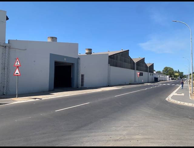 800M² WAREHOUSE TO LET IN DAL JOSAFAT